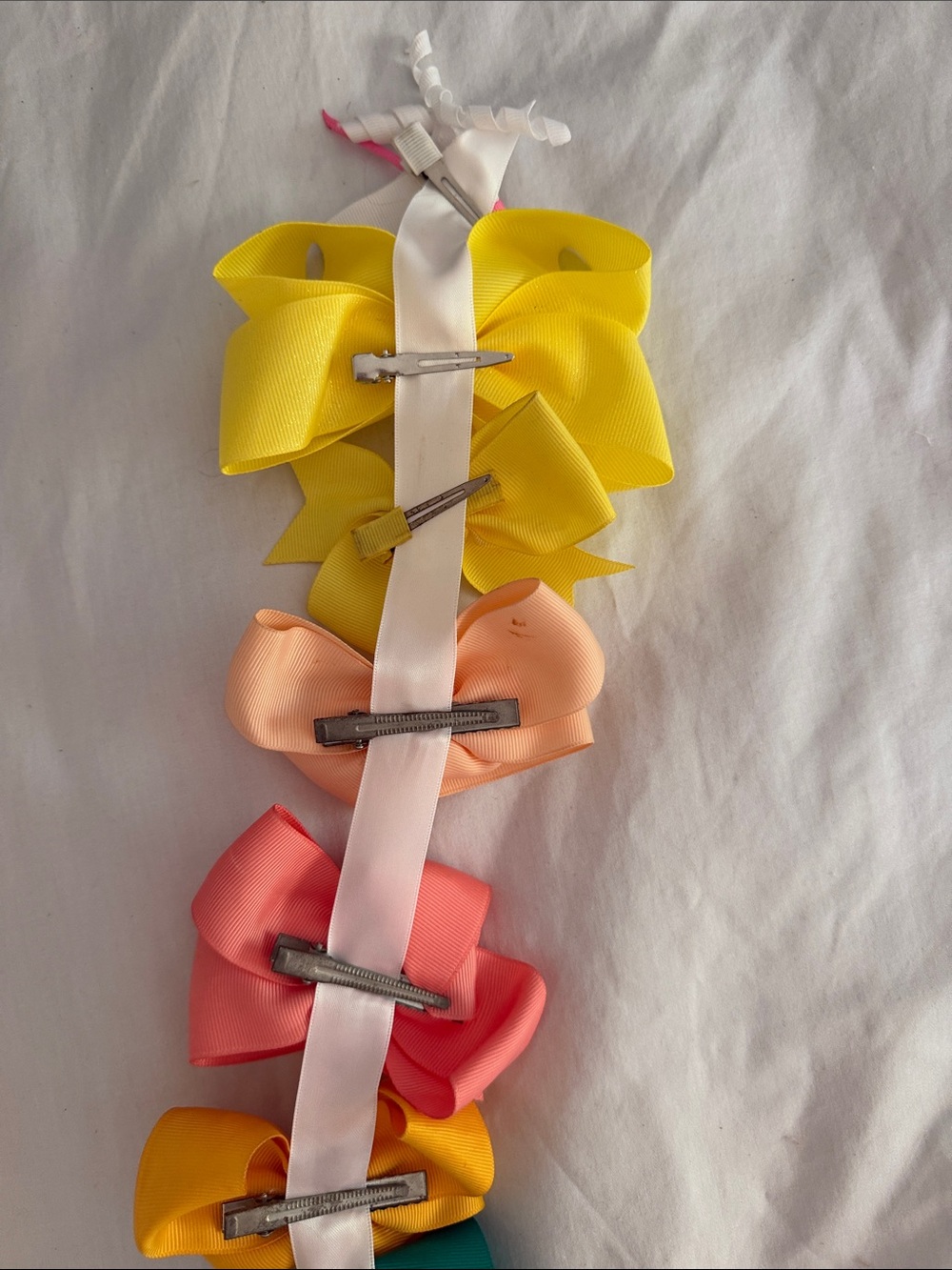 Assorted Girls Bows - Picture 8 of 8
